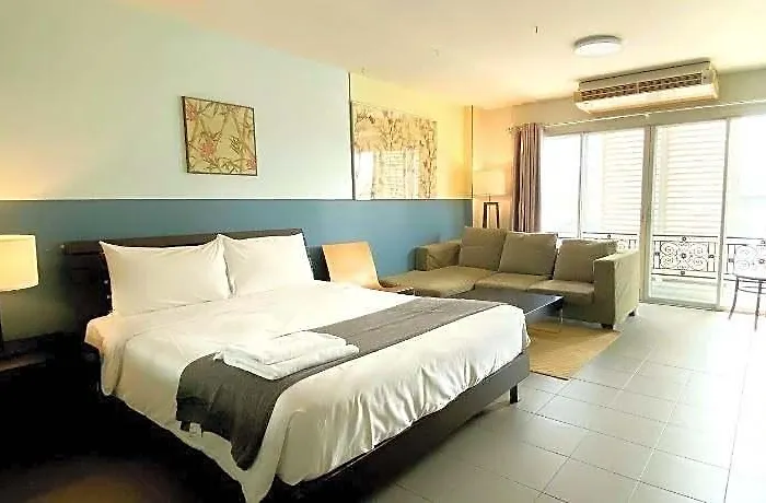Hotel Sathorn Terrace 3*